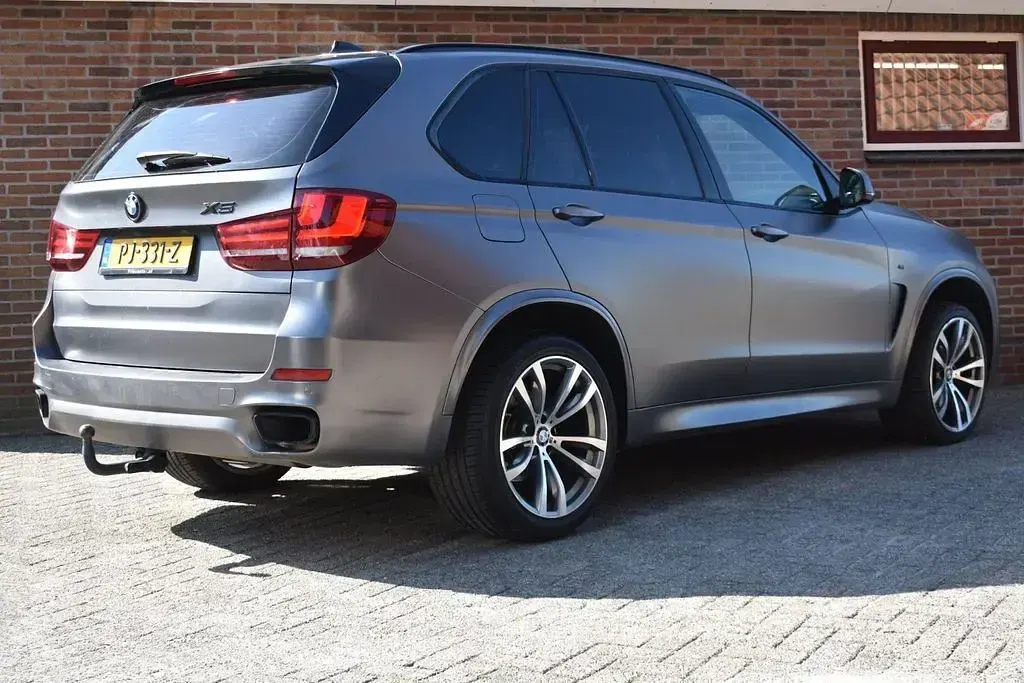 Gebraucht BMW X5 Executive 258 PS (189 kW) 2015 Grau SUV