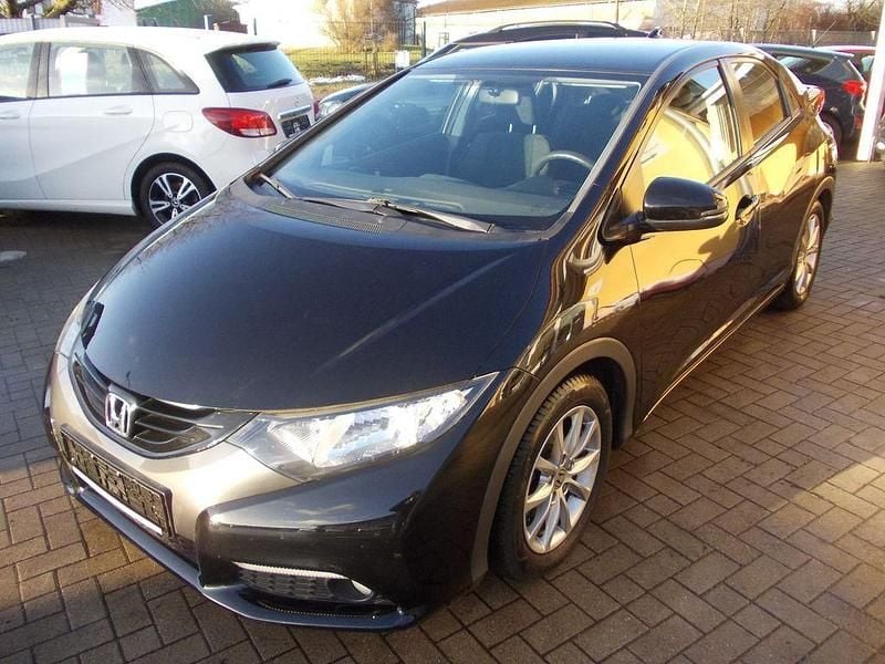 Schwarz Gebraucht 2013 Honda Civic Comfort Limousine | 7.895 € (Superpreis) - Bild 1/4