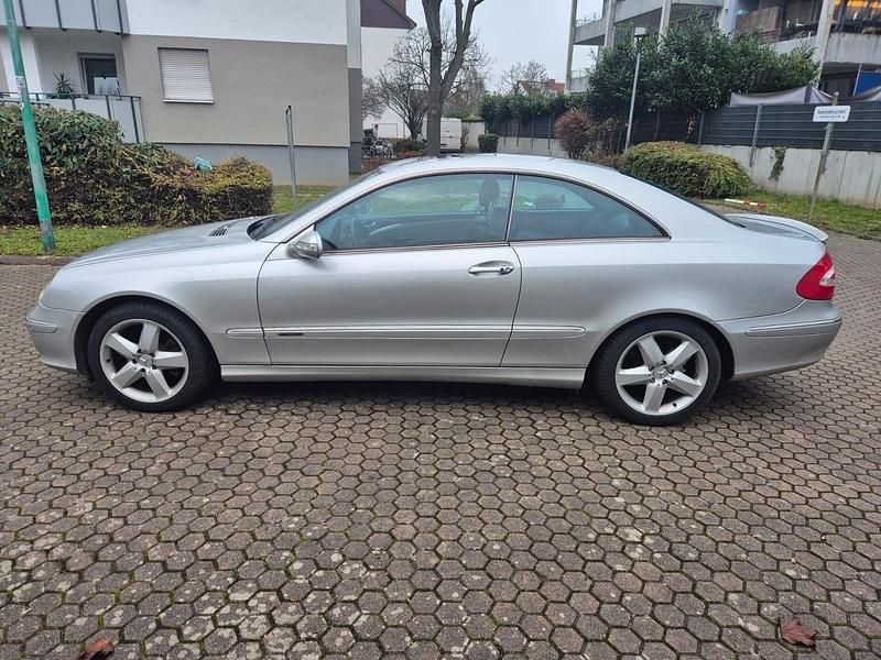 Gebraucht Mercedes CLK320 218 PS (160 kW) 2002 Silber Coupé