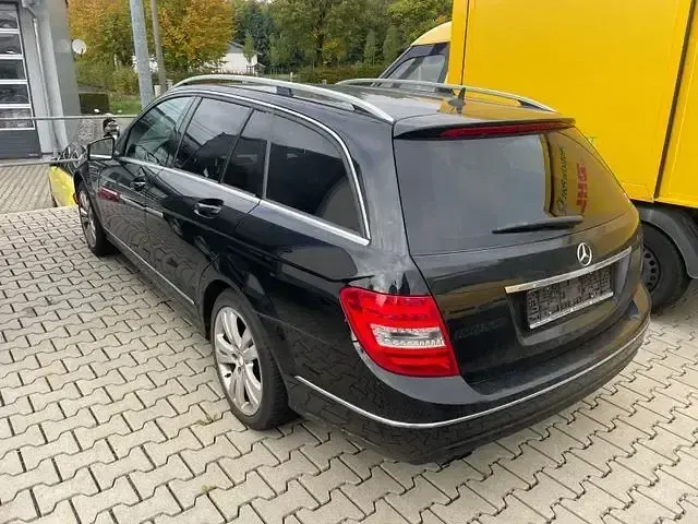 Gebraucht Mercedes C180 Avantgarde 156 PS (114 kW) 2012 Schwarz Kombi