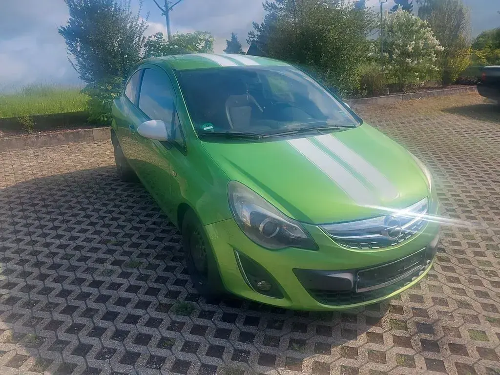 Gebraucht Opel Corsa Color Edition 101 PS (74 kW) 2011 Grün Kleinwagen