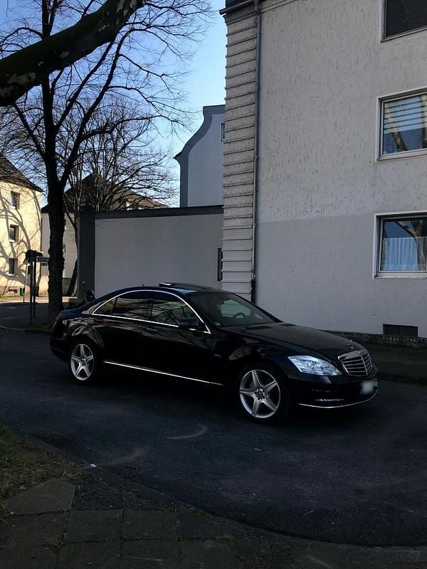 Gebraucht Mercedes S350 258 PS (189 kW) 2013 Schwarz Limousine