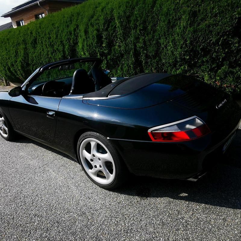 Schwarz Gebraucht 1999 Porsche 911 Carrera 4 Cabriolet Cabrio | 29.950 € - Bild 1/4