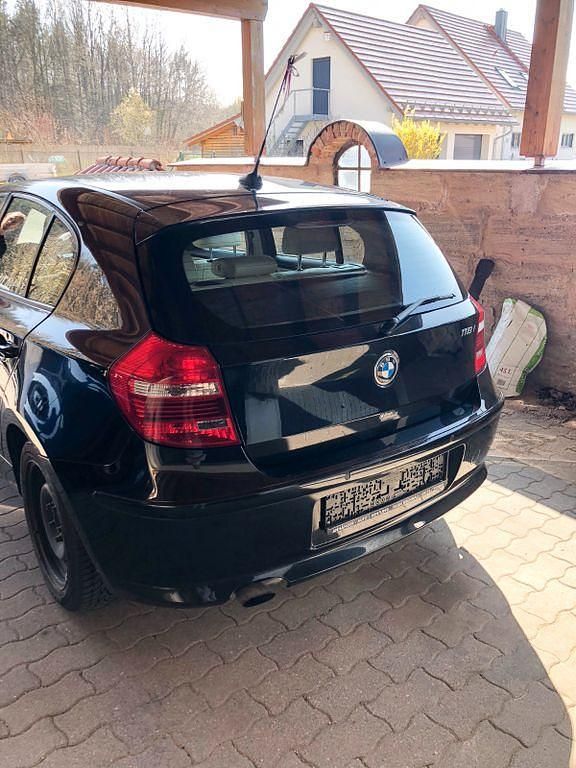 Second-hand BMW 118 143 CP (105 kW) 2009 Negru Hatchback