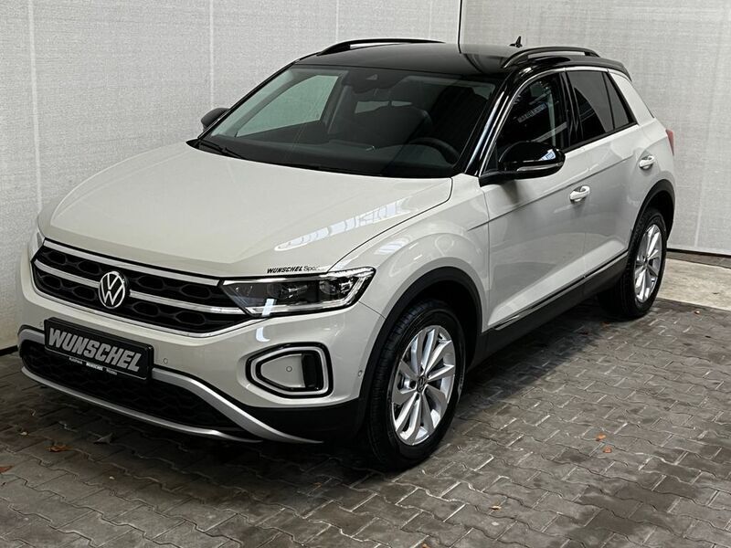 Grau Neu 2025 VW T-Roc Style SUV | 32.390 € (Etwas zu teuer) - Bild 1/4