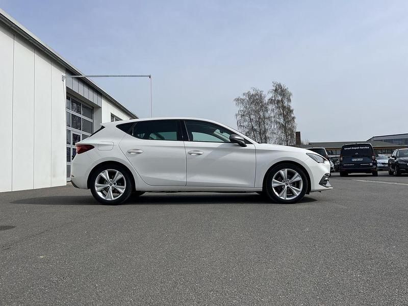 Gebraucht Seat Leon FR 150 PS (110 kW) 2022 Weiß Limousine