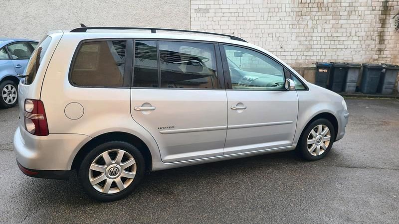 Gebraucht VW Touran 105 PS (77 kW) 2008 Silber Van / Kleinbus
