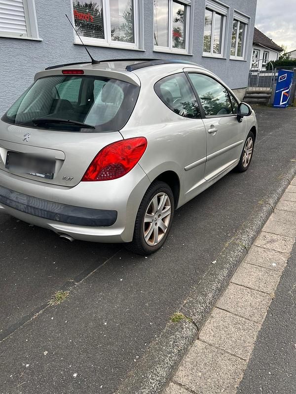 Silber Gebraucht 2007 Peugeot 207 Kleinwagen | 850 € (Superpreis) - Bild 1/4
