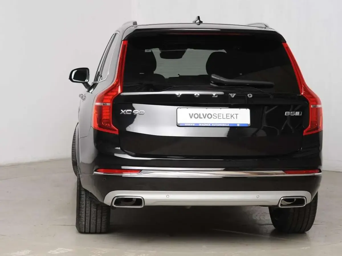 Gebraucht Volvo XC90 Inscription 235 PS (172 kW) 2020 Onyx schwarzmetallic SUV