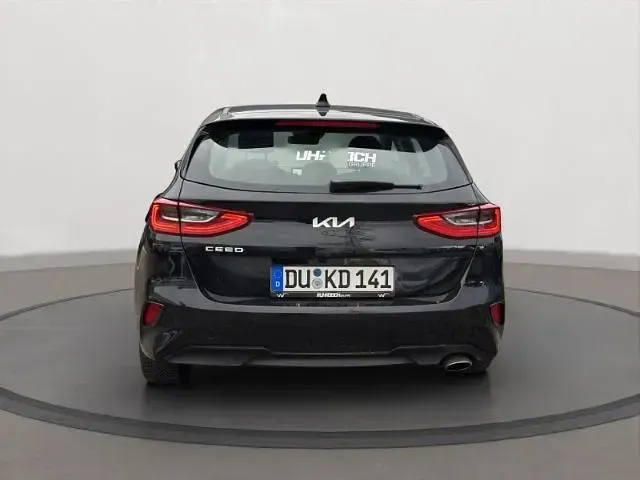 Używany Kia Ceed Vision 140 KM (102 kW) 2025 Czarny Hatchback