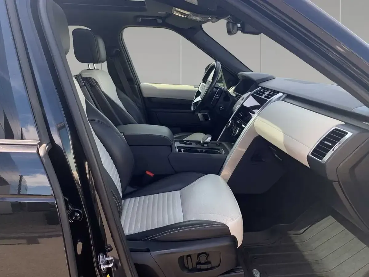 Gebraucht Land Rover Discovery 5 SE Dynamic 252 PS (185 kW) 2021 Santorini black SUV