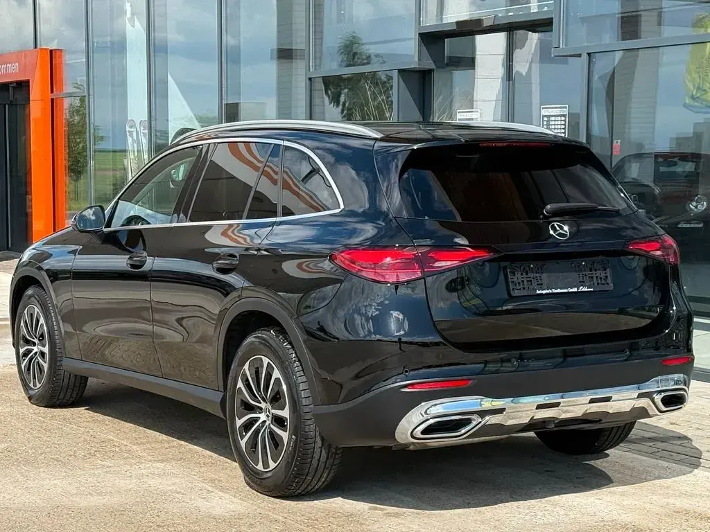 Gebraucht Mercedes GLC220 197 PS (144 kW) 2023 Schwarz  unilack SUV