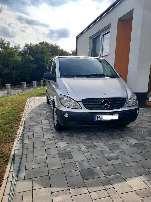 Silber Gebraucht 2009 Mercedes Vito Van / Kleinbus | 11.850 € (Etwas zu teuer) - Bild 1/4