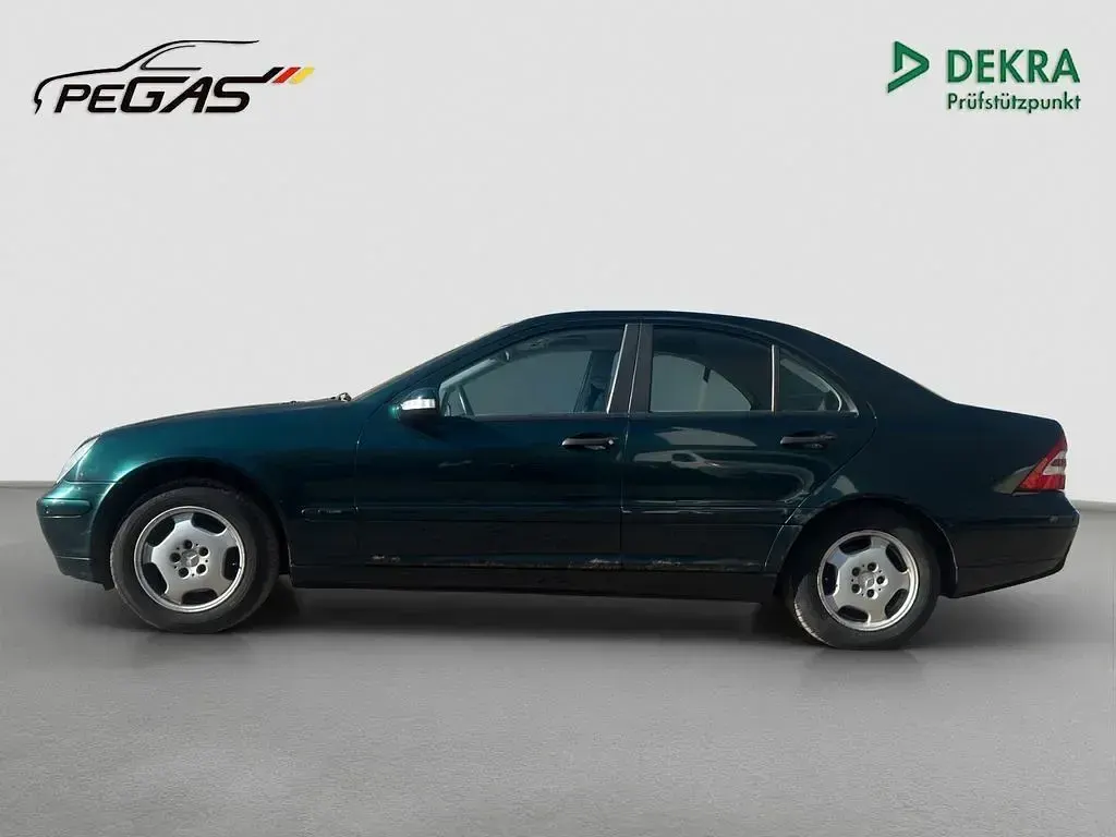 Gebraucht Mercedes C180 Classic 129 PS (94 kW) 2001 Gruen (metallic) Limousine