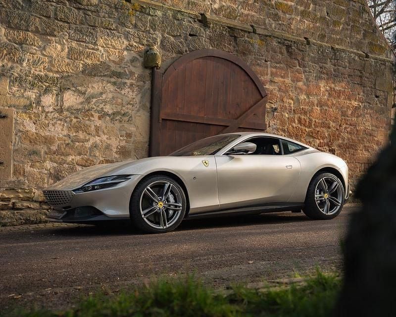 Gebraucht Ferrari Roma 620 PS (456 kW) 2024 Gold