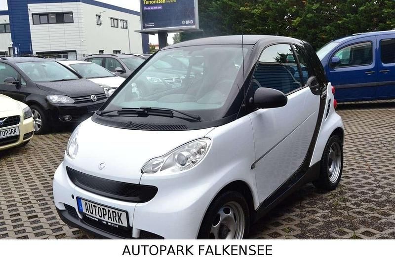 Tridionsicherheitszelle schwa Gebraucht 2010 Smart ForTwo Coupé Coupé | 2.999 € (Fairer Preis) - Bild 1/4