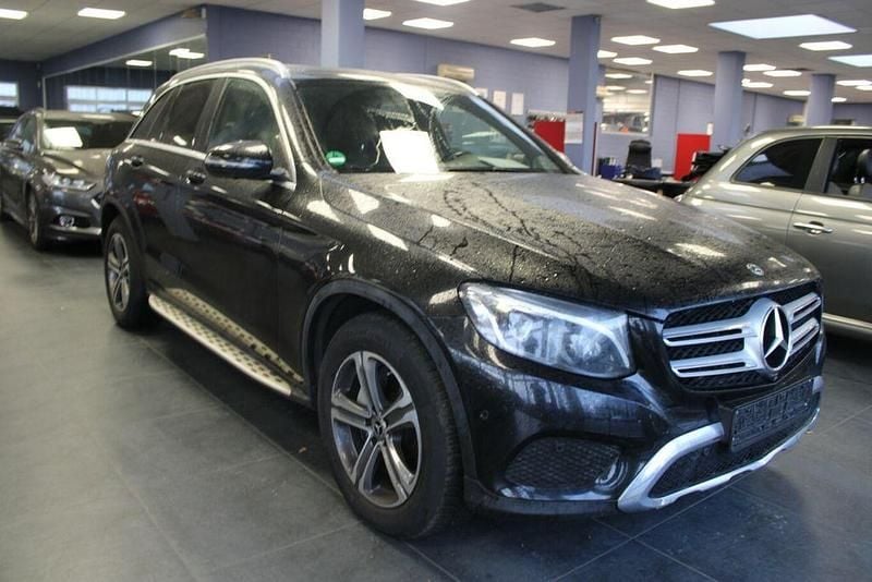 Schwarz Gebraucht 2018 Mercedes GLC350 Exclusive SUV | 27.480 € (Superpreis) - Bild 1/4