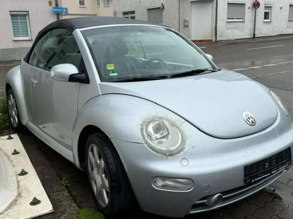 Gebraucht VW New Beetle Highline 116 PS (85 kW) 2003 Reflexsilber metallic Kleinwagen