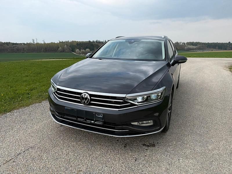 Usata VW Passat Elegance 150 CV (110 kW) 2021 Grigio Station wagon
