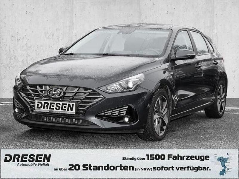 Grau Gebraucht 2022 Hyundai i30 Trend Limousine | 18.950 € (Fairer Preis) - Bild 1/4