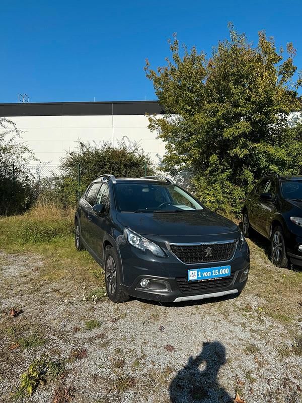Grau Gebraucht 2019 Peugeot 2008 SUV | 9.000 € (Superpreis) - Bild 1/4
