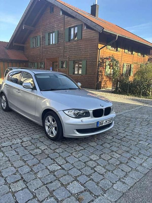 Gebraucht BMW 116 116 PS (85 kW) 2010 Grau Kleinwagen