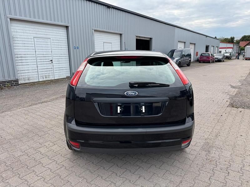 Second-hand Ford Focus 101 CP (74 kW) 2005 Negru Coupe