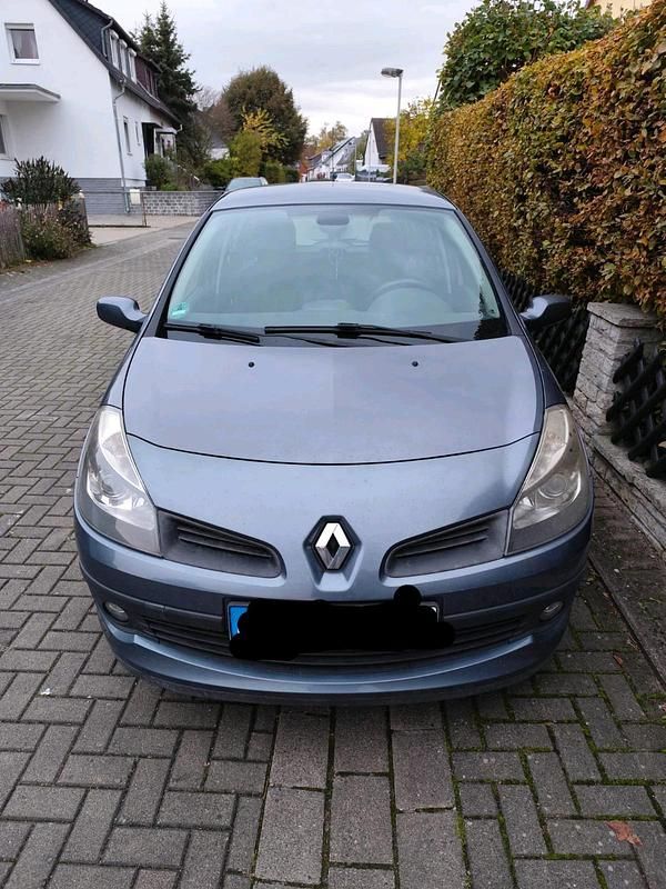 Blau Gebraucht 2006 Renault Clio III Limousine | 2.800 € - Bild 1/4