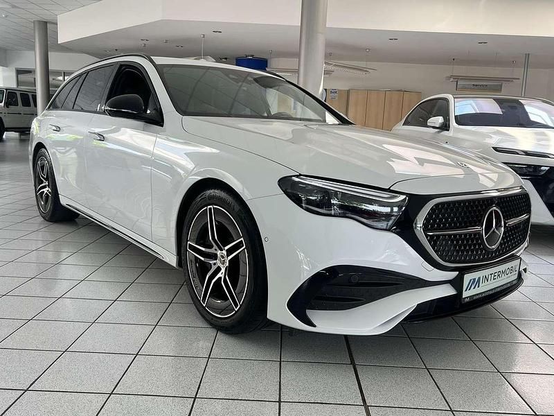 Gebraucht Mercedes E300 Advanced Plus 204 PS (150 kW) 2024 Manufaktur opalithweiss Kombi
