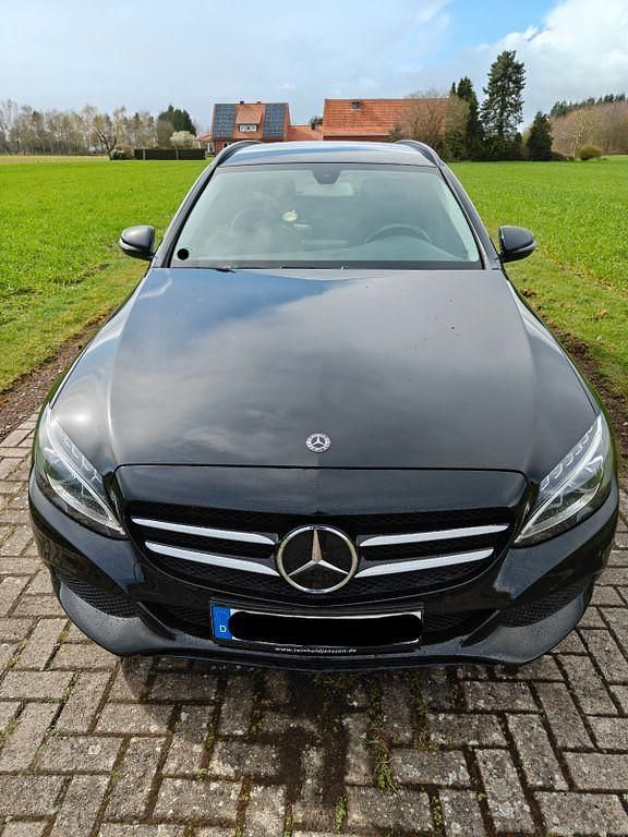 Gebraucht Mercedes C220 170 PS (125 kW) 2017 Schwarz Limousine