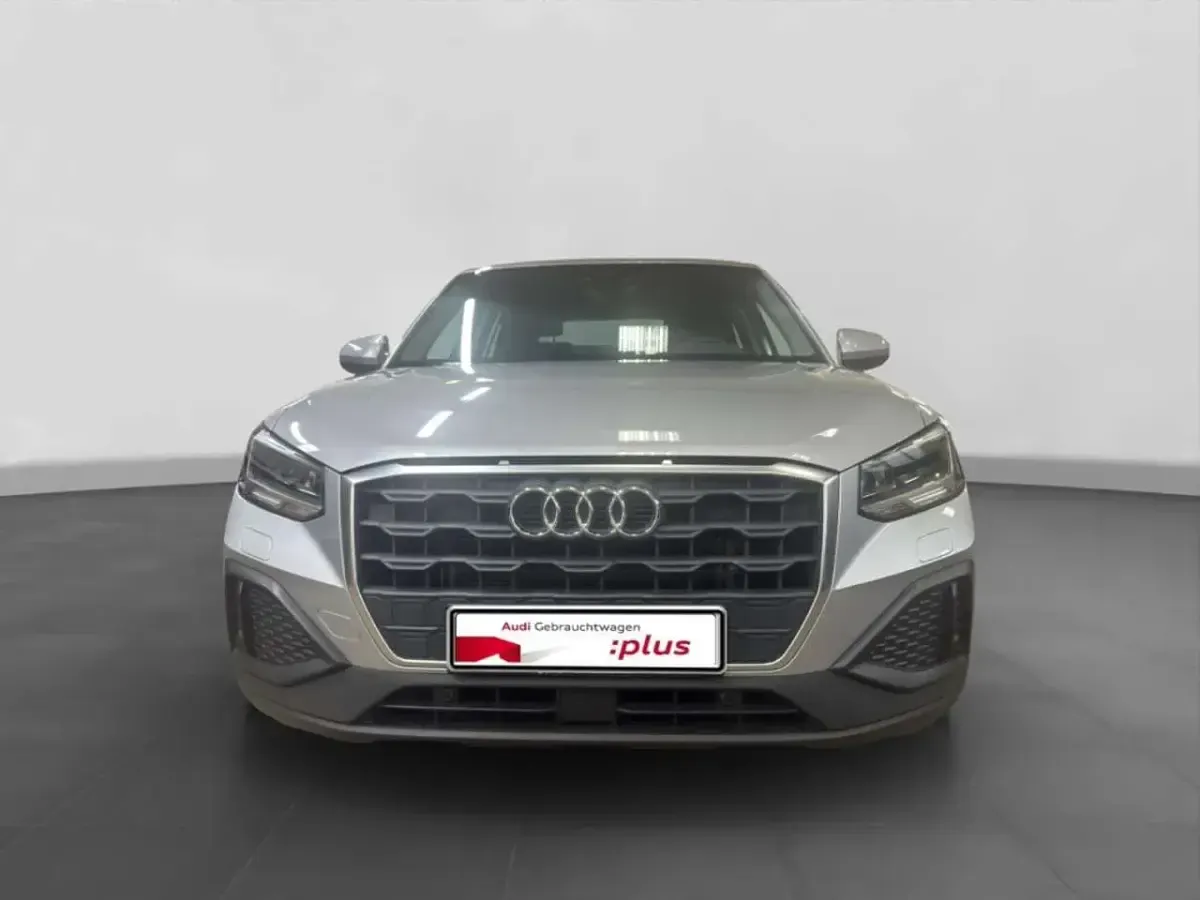 Gebraucht Audi Q2 Comfort 110 PS (80 kW) 2024 Florettsilber metallic SUV