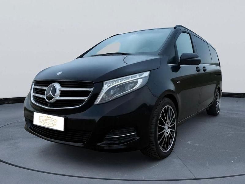 Gebraucht Mercedes V250 AMG line 190 PS (139 kW) 2017 Obsidianschwarz metallic Van / Kleinbus