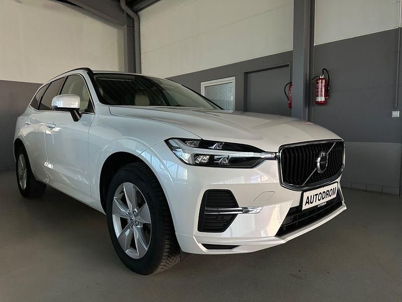 Gebraucht Volvo XC60 Core 197 PS (144 kW) 2023 Weiß SUV
