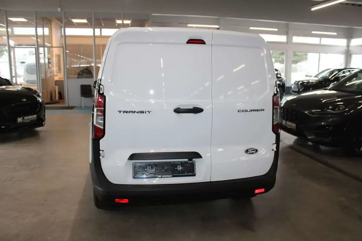 Ny Ford Transit Trend 101 HK (74 kW) 2025 Hvid Sedan
