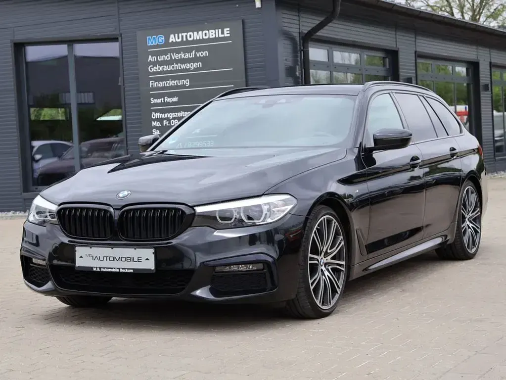 Gebraucht BMW 530 M Sport 252 PS (185 kW) 2019 Black sapphire metallic Kombi