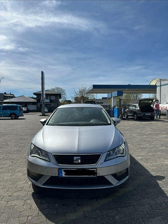 Gebraucht Seat Leon Style 131 PS (96 kW) 2019 Silber Limousine