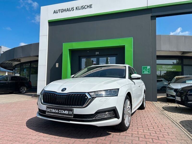 Moonweiss metallic met. Gebraucht 2021 Skoda Octavia Style Kombi | 23.900 € (Etwas zu teuer) - Bild 1/4