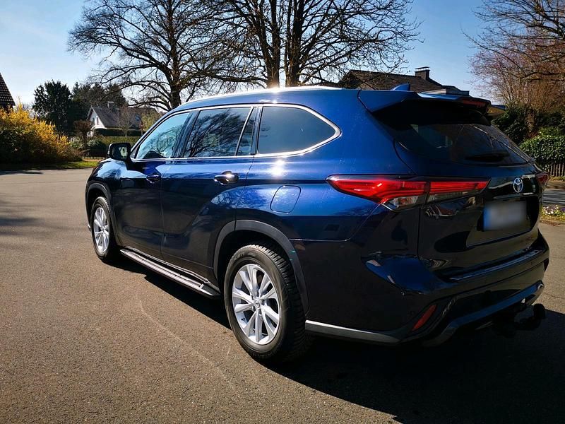 Gebraucht Toyota Highlander 247 PS (181 kW) 2021 Blau SUV