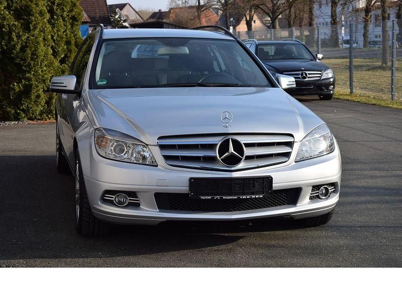 Gebraucht Mercedes C200 136 PS (100 kW) 2011 Silber Limousine