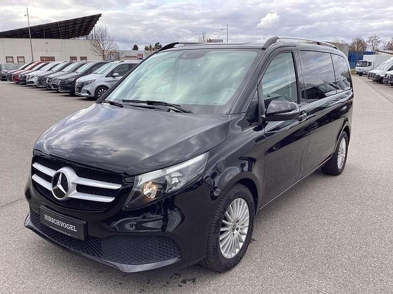 Gebraucht Mercedes V300 Edition 237 PS (174 kW) 2022 Obsidianschwarz metallic Van / Kleinbus