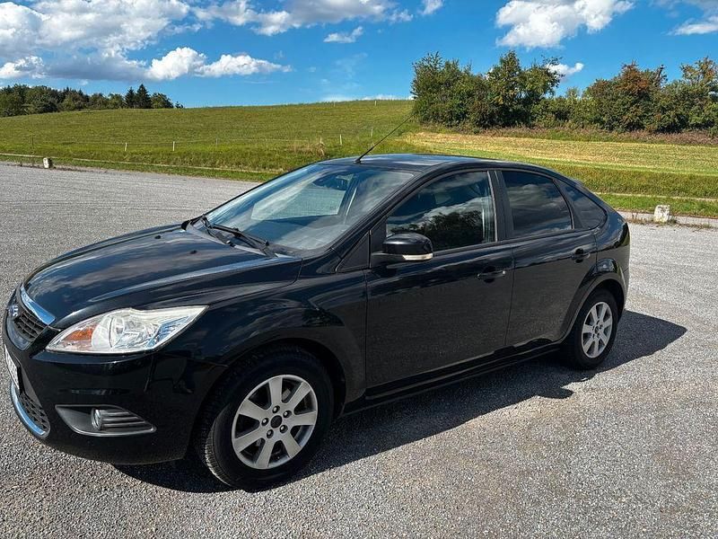 Gebraucht Ford Focus 101 PS (74 kW) 2011 Schwarz Limousine
