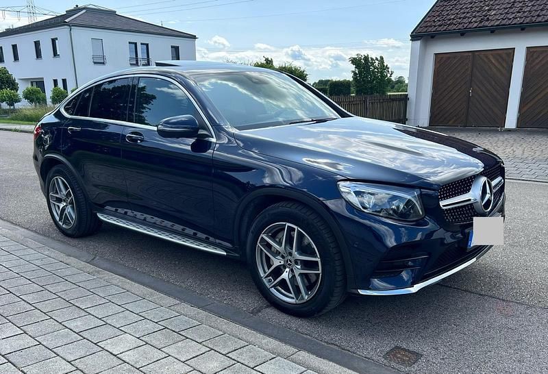 Blau Gebraucht 2018 Mercedes GLC220 AMG Coupé | 33.990 € (Fairer Preis) - Bild 1/4