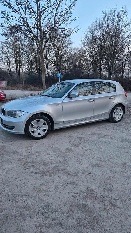 Gebraucht BMW 116 122 PS (89 kW) 2010 Silber Kleinwagen