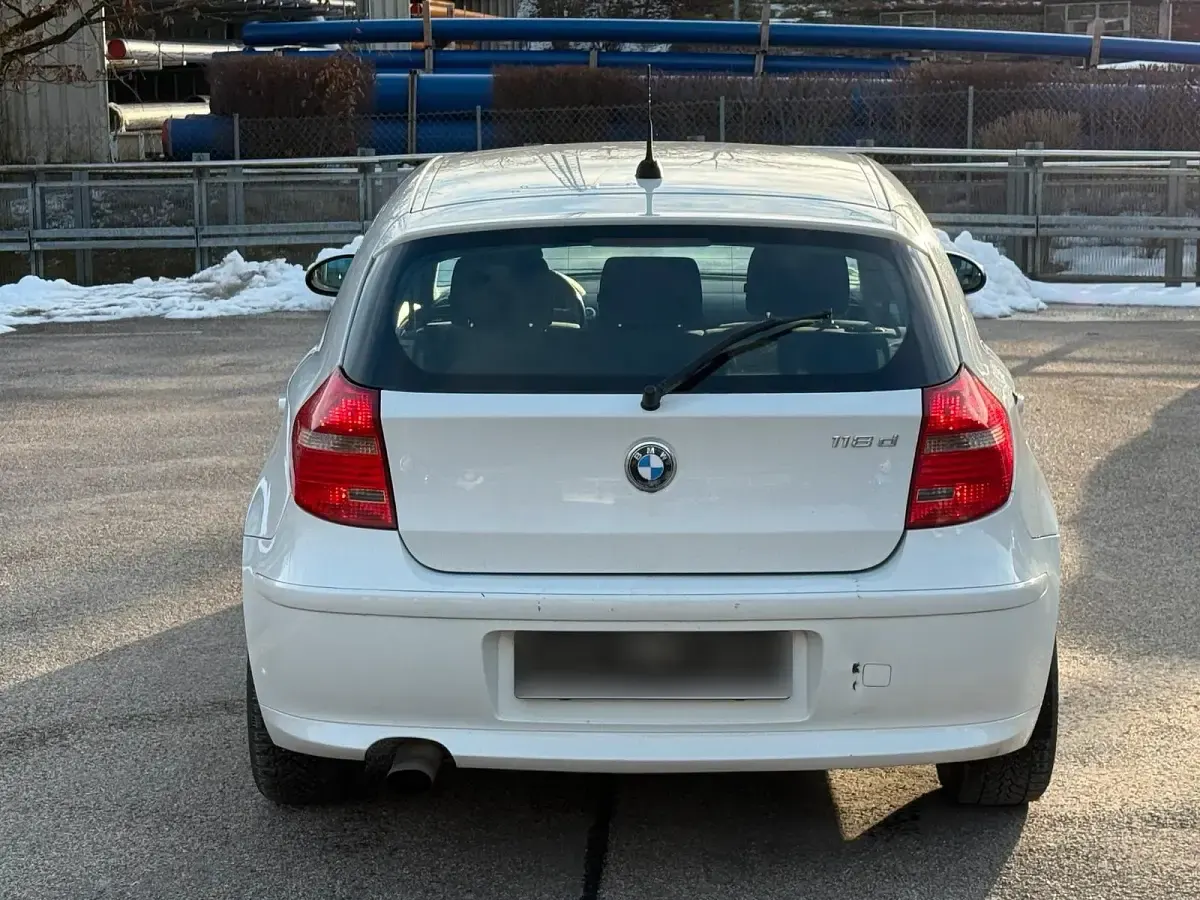 Gebraucht BMW 118 143 PS (105 kW) 2008 Weiß Kleinwagen