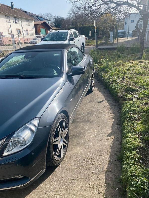 Gebraucht Mercedes E200 184 PS (135 kW) 2010 Grau Cabrio