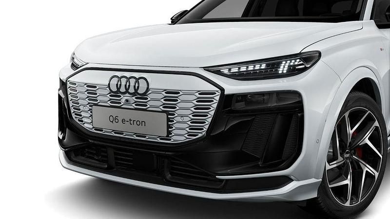 Gebraucht Audi Q6 e-tron S-Line 225 kW (306 PS) 2025 Gletscherweiß SUV