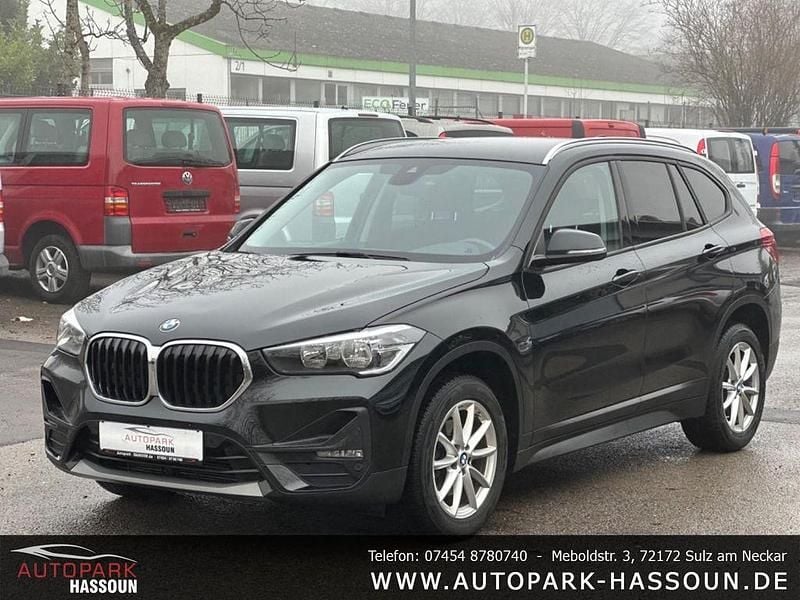 Black sapphire Gebraucht 2022 BMW X1 Advantage SUV | 18.499 € (Guter Preis) - Bild 1/4
