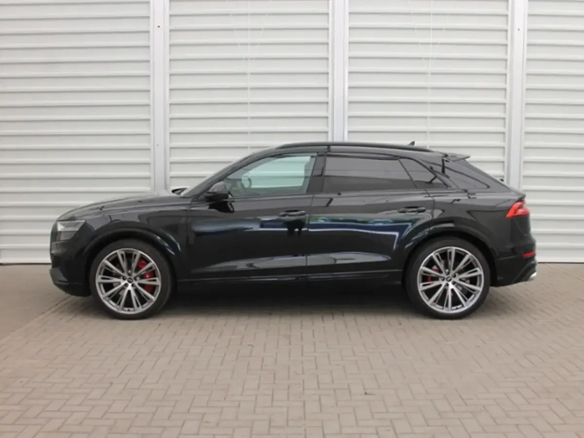 Gebraucht Audi SQ8 Ambiente 507 PS (372 kW) 2023 Mythosschwarz metallic SUV