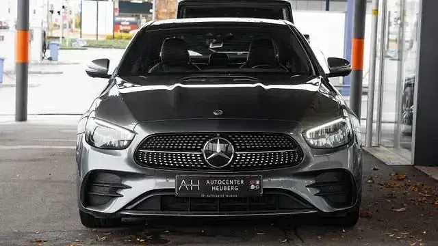 Gebraucht Mercedes E400 AMG 330 PS (242 kW) 2022 Grau Limousine