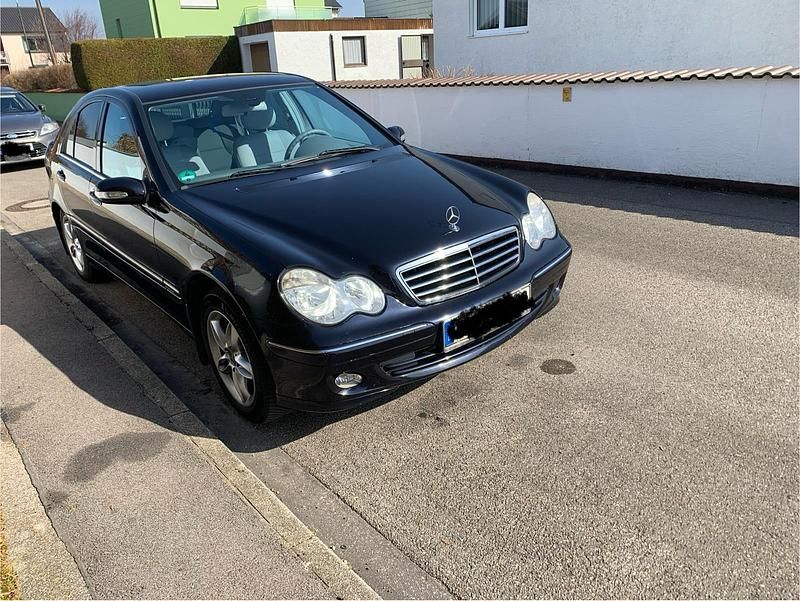 Gebraucht Mercedes C180 143 PS (105 kW) 2005 Schwarz Limousine